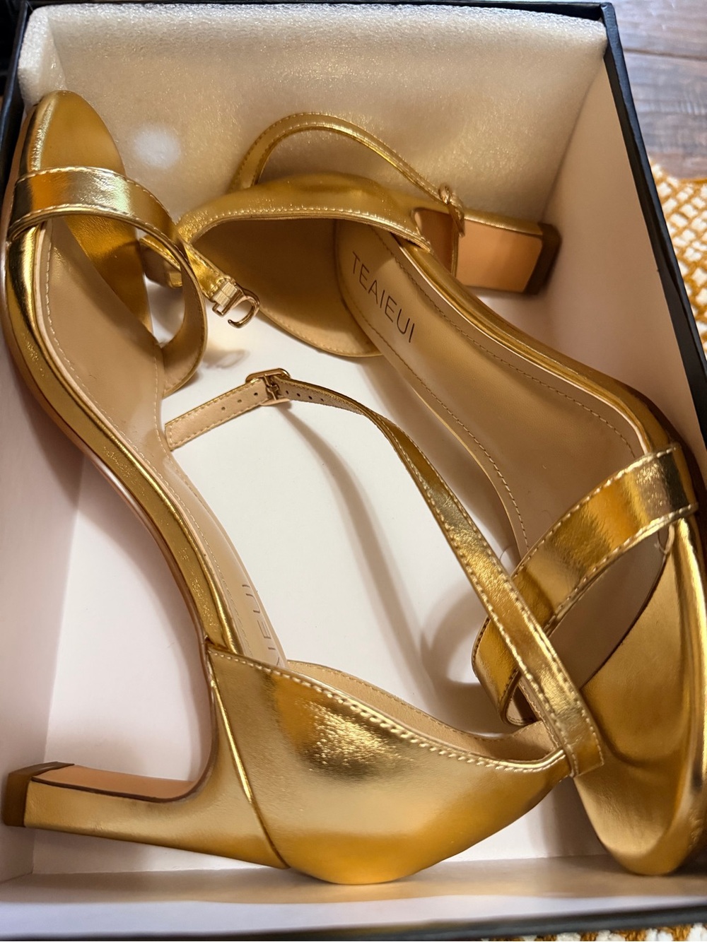 TEAIEUI Gold Open Toe Heeled Sandals